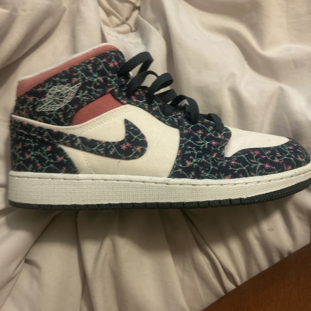 Floral High-Top Sneakers Jordan 1 Mid SE
